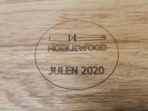 Logo med speciel undertekst